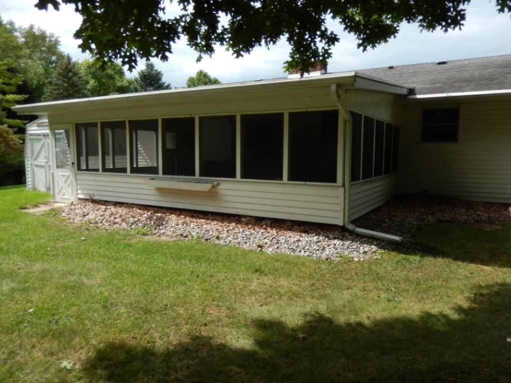 271 Ridgewood Court Ionia, MI 48846 - Photo 3 of 21 3