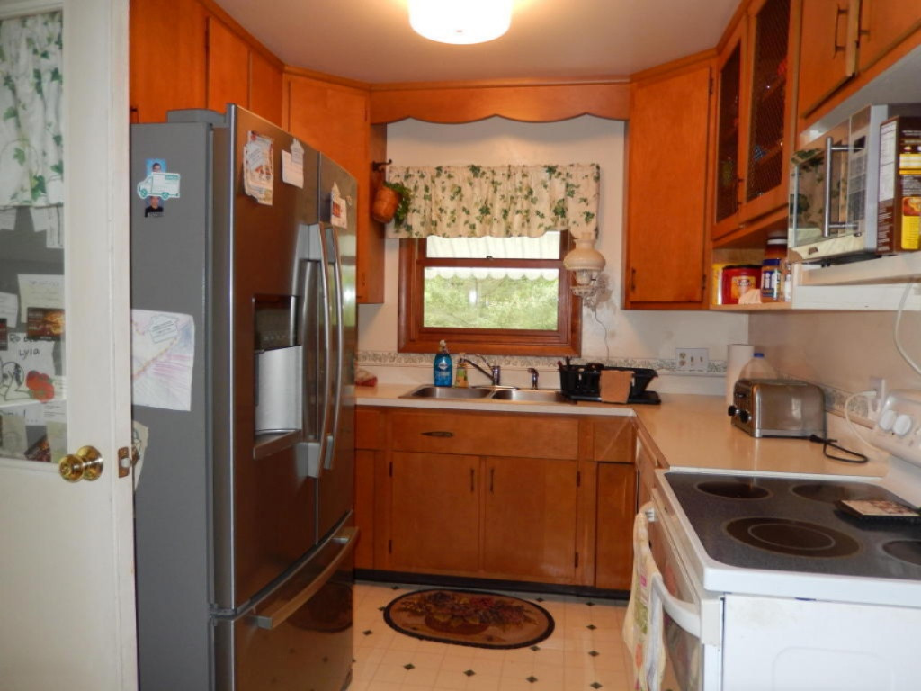 271 Ridgewood Court Ionia, MI 48846 - Photo 8 of 21 9