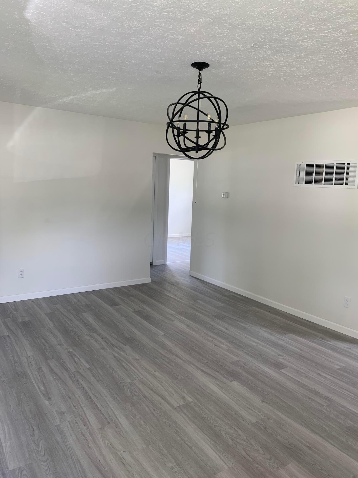 973 Exeter Road Columbus, OH 43213 - Photo 12 of 39