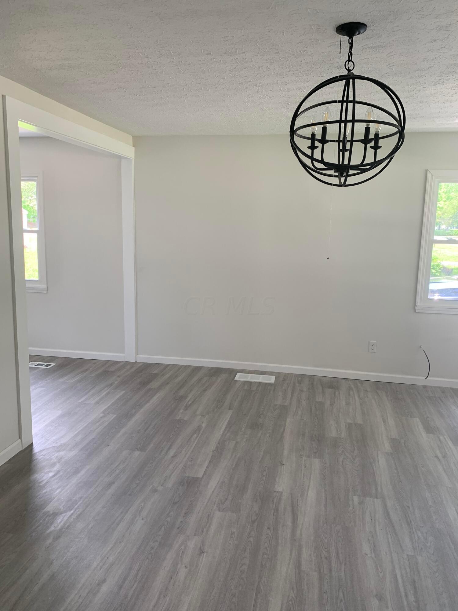 973 Exeter Road Columbus, OH 43213 - Photo 13 of 39