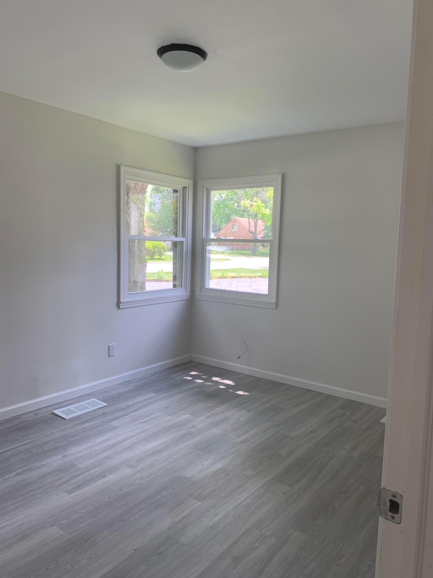 973 Exeter Road Columbus, OH 43213 - Photo 17 of 39