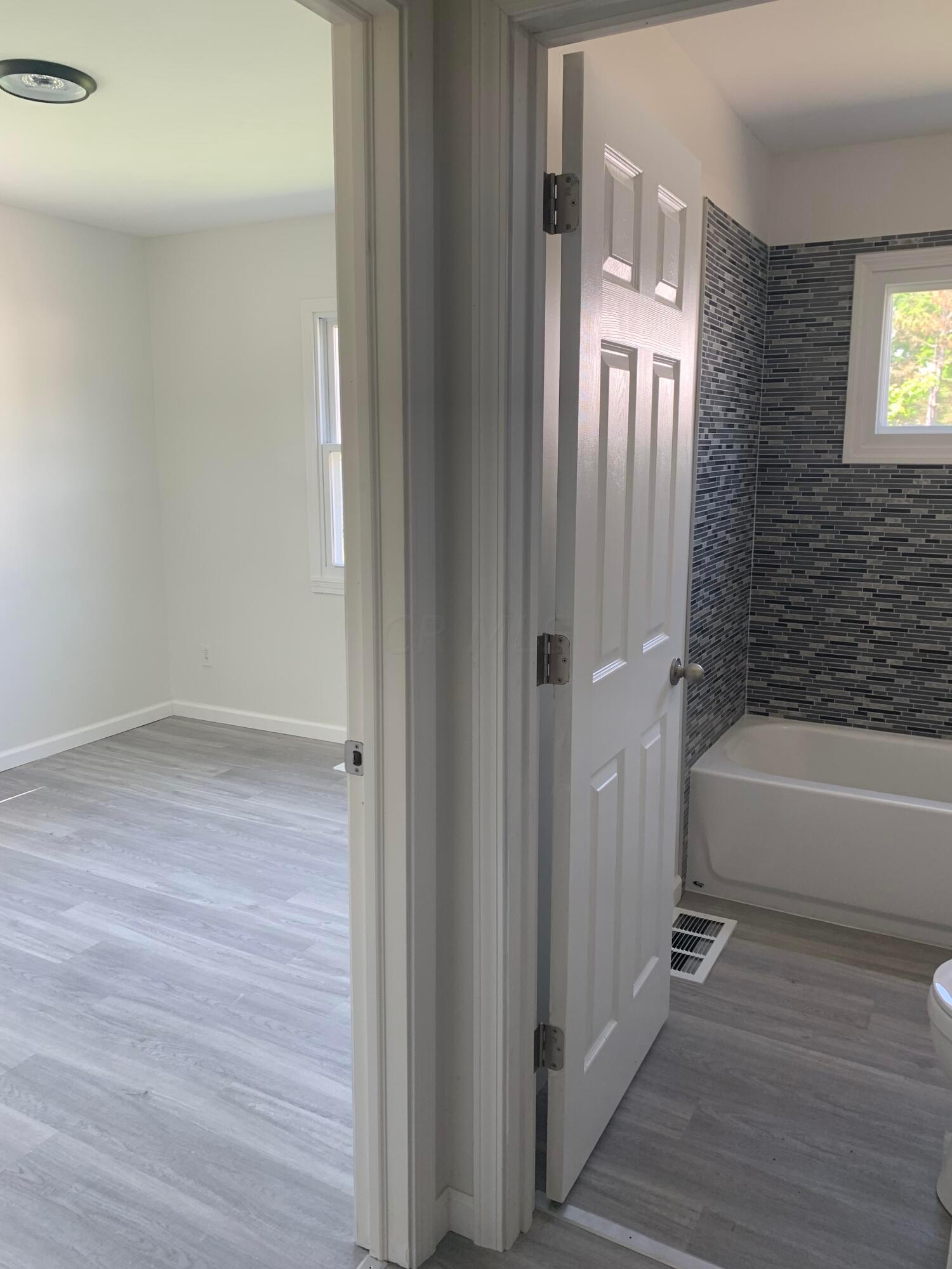 973 Exeter Road Columbus, OH 43213 - Photo 20 of 39