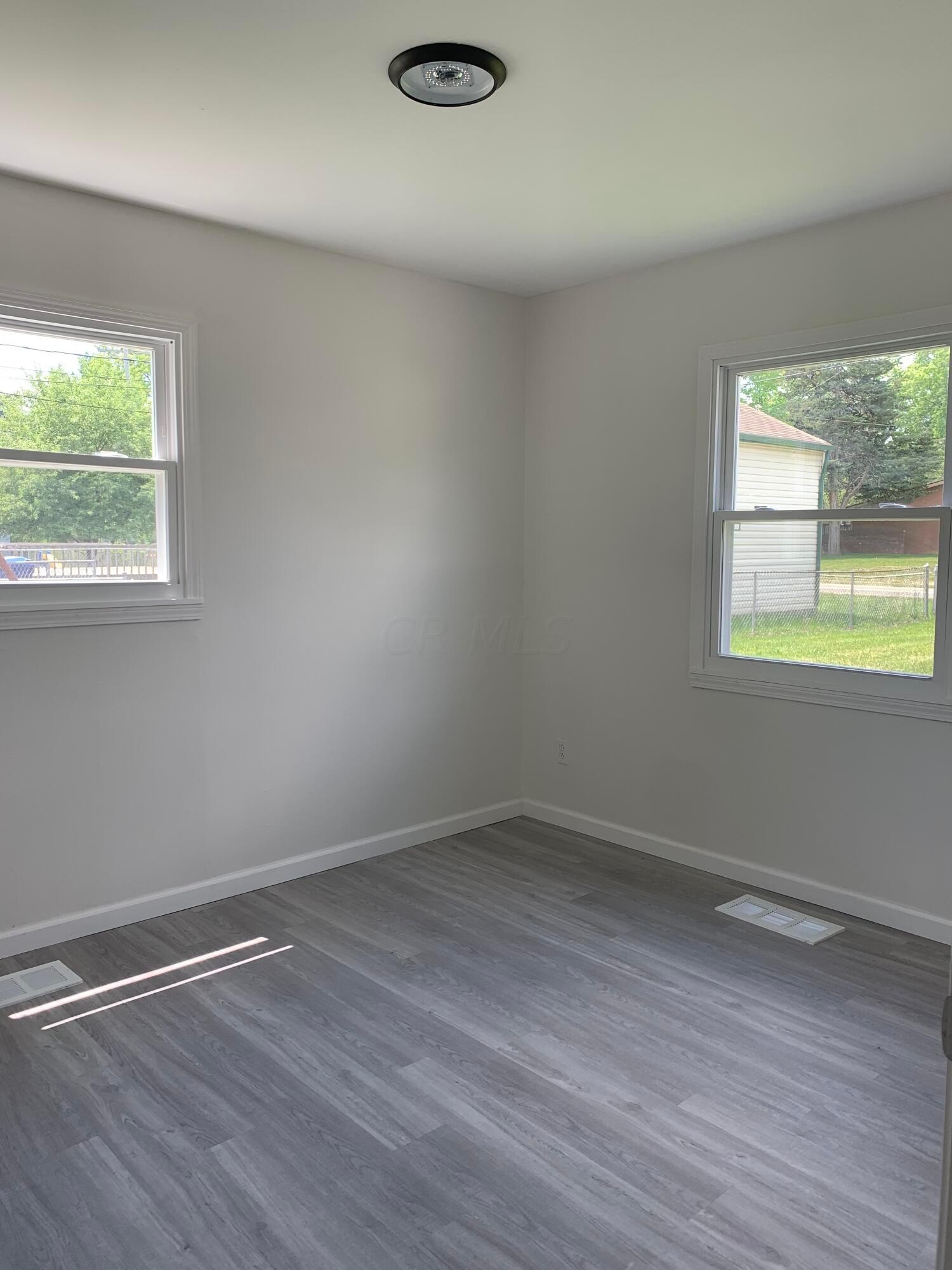 973 Exeter Road Columbus, OH 43213 - Photo 21 of 39