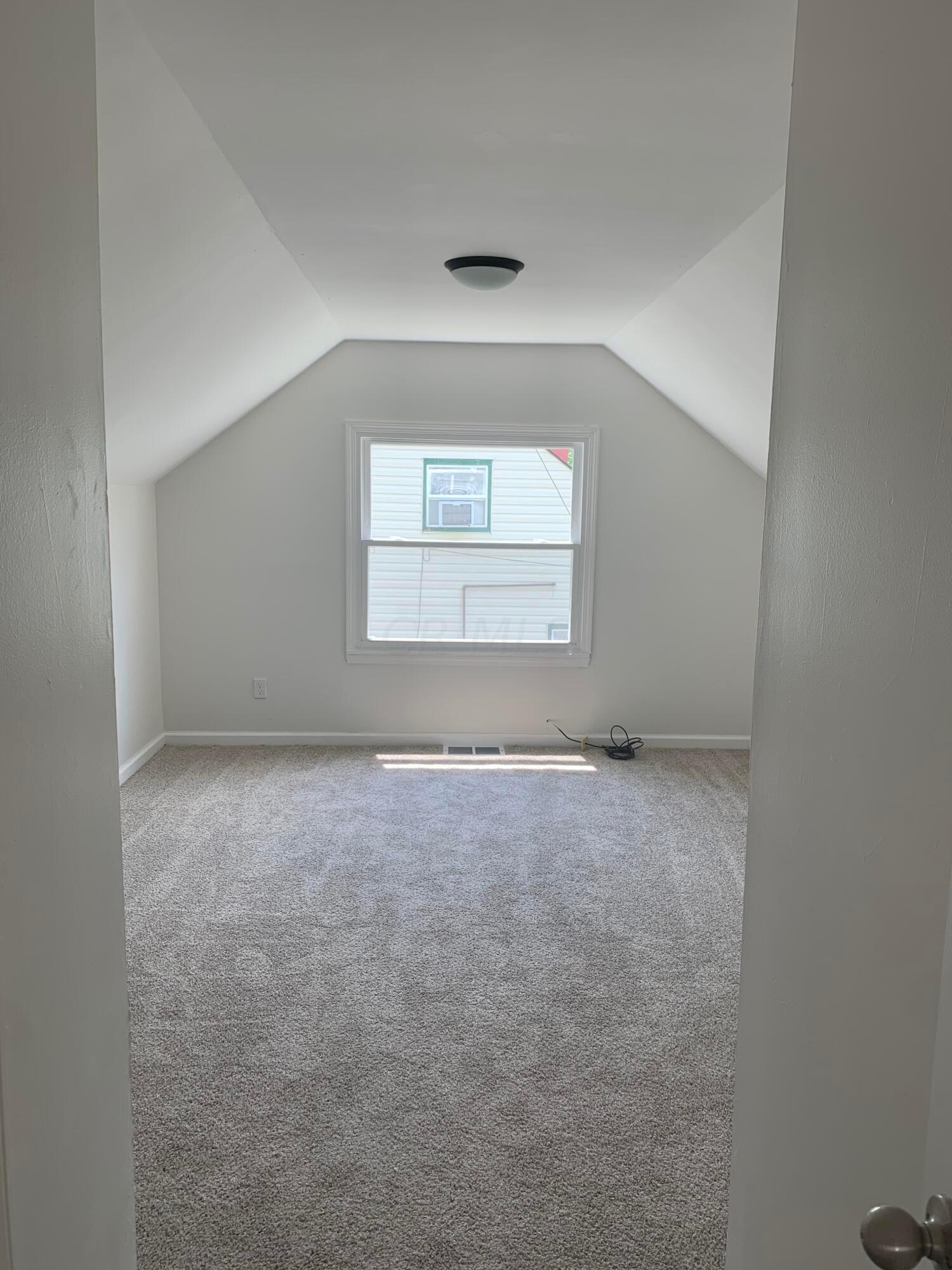 973 Exeter Road Columbus, OH 43213 - Photo 29 of 39