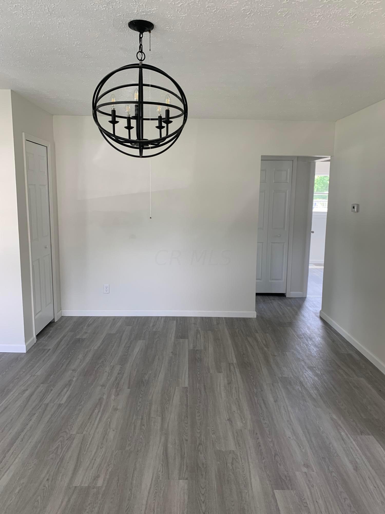 973 Exeter Road Columbus, OH 43213 - Photo 8 of 39