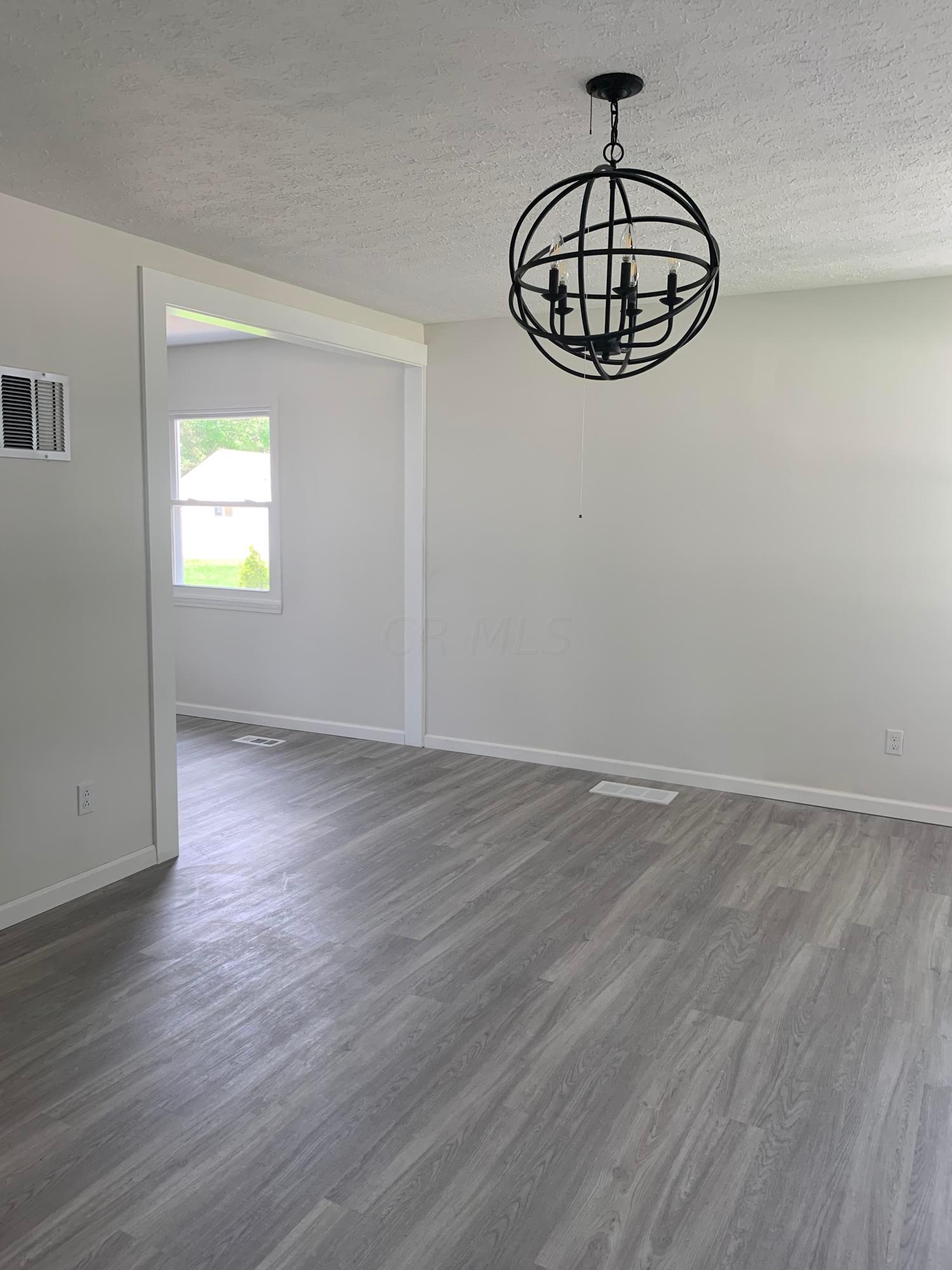 973 Exeter Road Columbus, OH 43213 - Photo 10 of 39