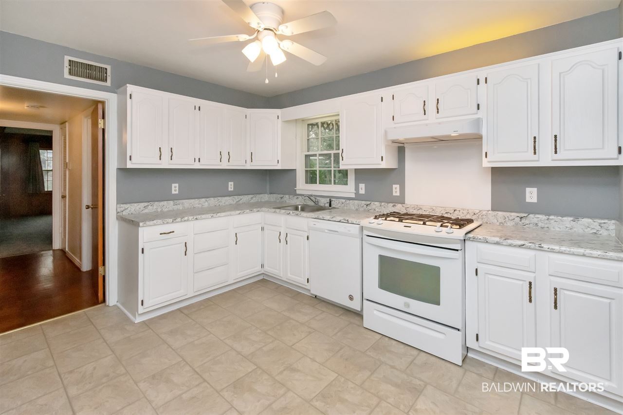 402 Coventry Way Mobile, AL 36606 - Photo 21 of 39