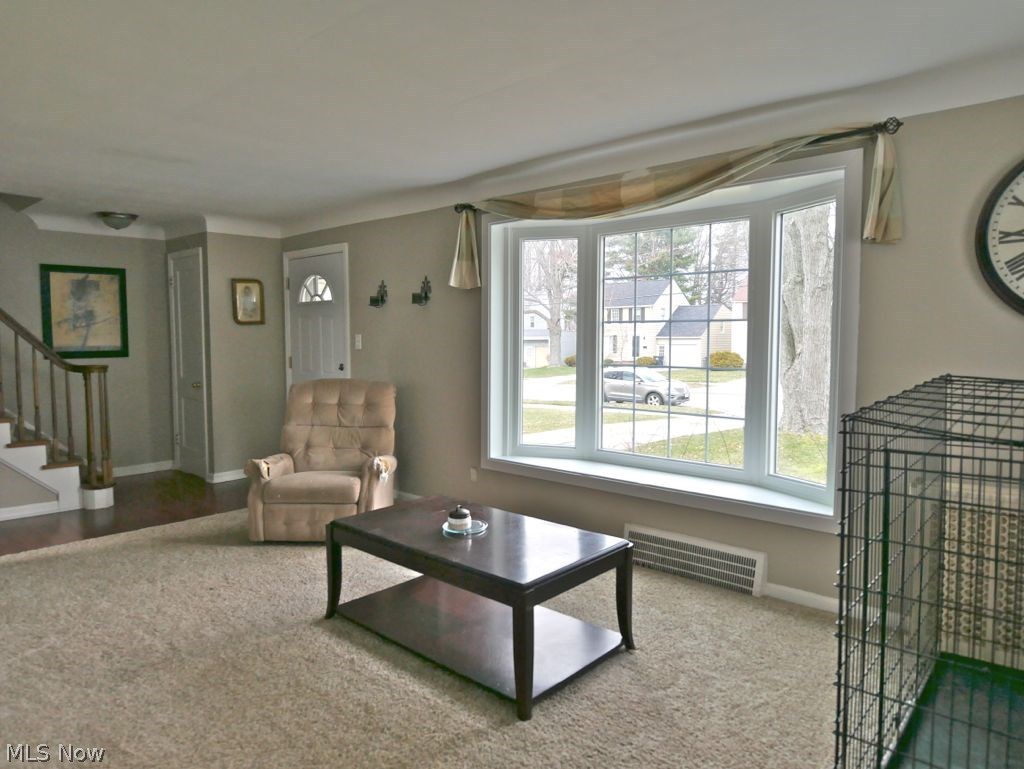 5012 Anderson Road Cleveland, OH 44124 - Photo 2 of 21