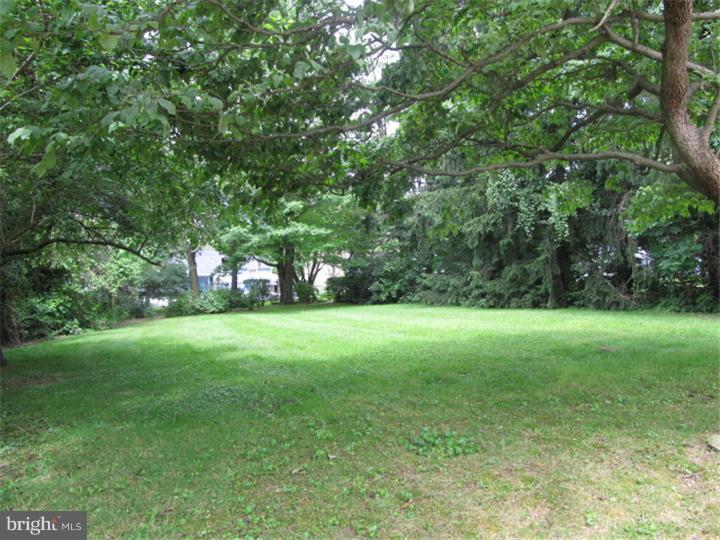 150 Dungan Road Southampton, PA 18966 - Photo 3 of 15 Exterior Back