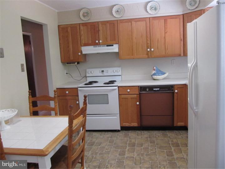 150 Dungan Road Southampton, PA 18966 - Photo 7 of 15 Kitchen