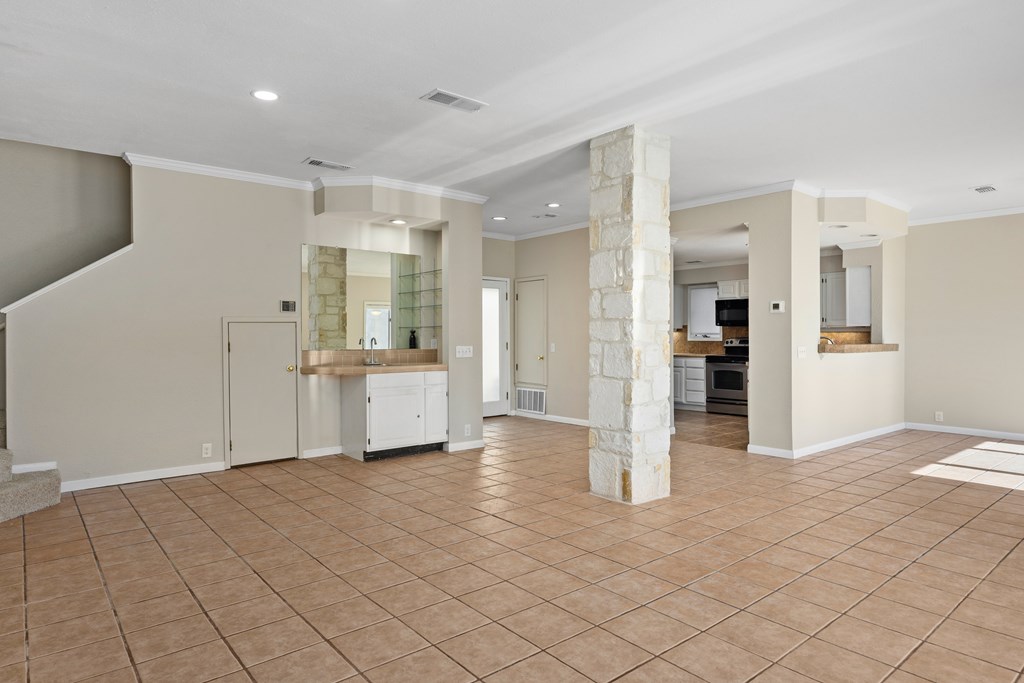 805 Highway 534 Loop Kerrville, TX 78028 - Photo 15 of 27 Wet bar