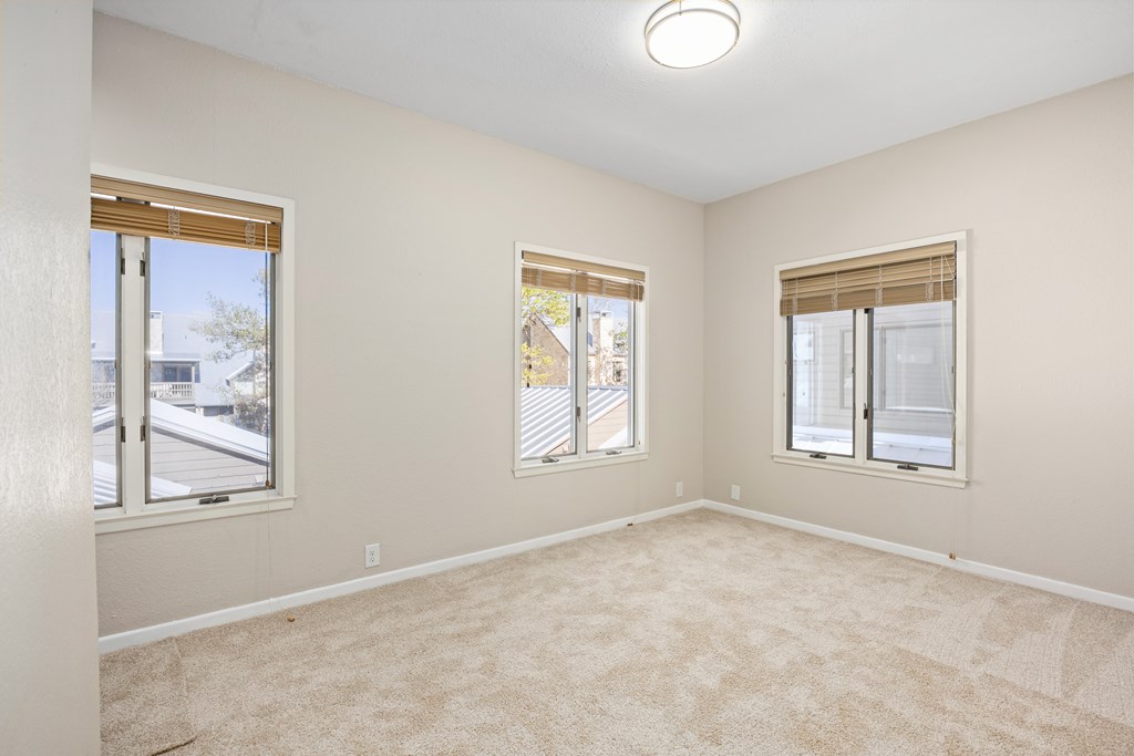 805 Highway 534 Loop Kerrville, TX 78028 - Photo 17 of 27 Office / Second Living Area