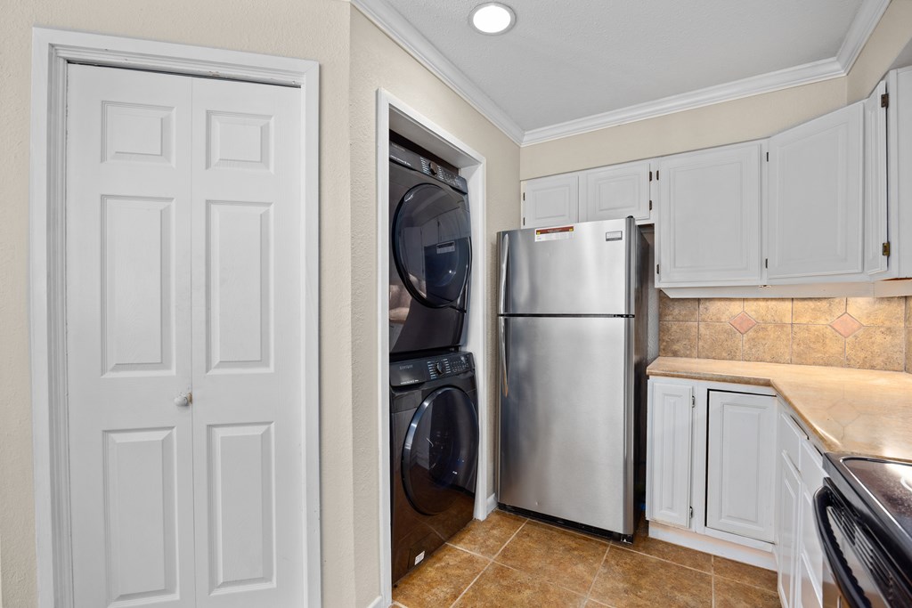 805 Highway 534 Loop Kerrville, TX 78028 - Photo 8 of 27 Ketchen and pantry