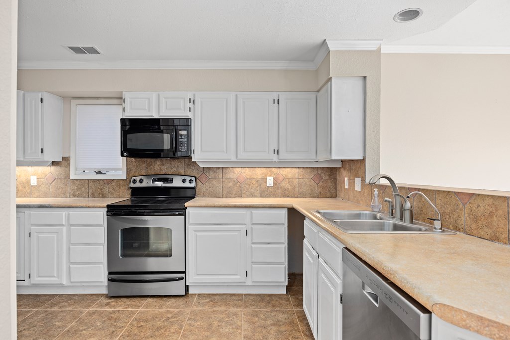 805 Highway 534 Loop Kerrville, TX 78028 - Photo 10 of 27 Kitchen