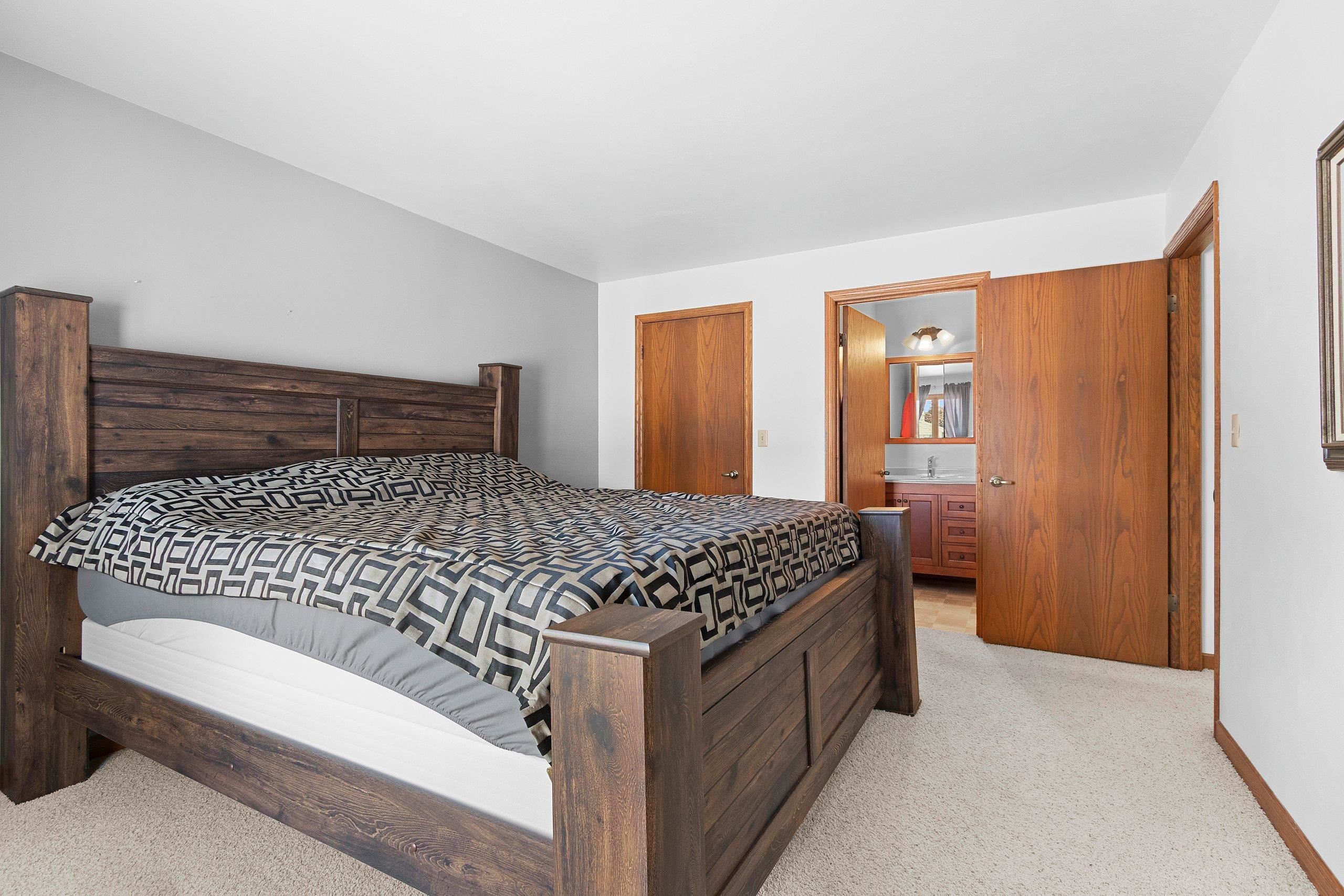 2945 Mossy Oak Circle Green Bay, WI 54311 - Photo 15 of 28