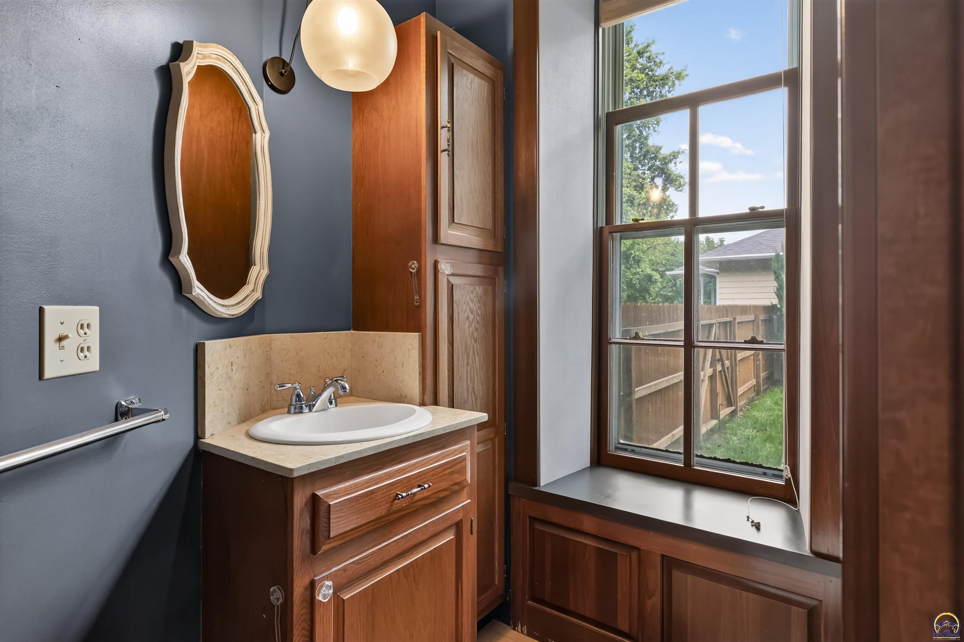 10050 Southwest Jordan Road Wakarusa, KS 66546 - Photo 12 of 53 Gallery Image 12
