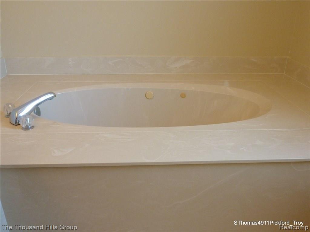 4911 Pickford Drive Troy, MI 48085 - Photo 31 of 46 Pickford 4911 (15).JPG