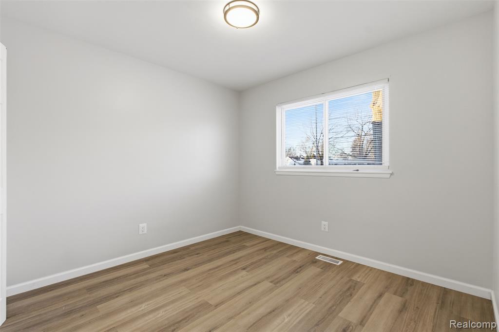 14731 Stephens Eastpointe, MI 48021 - Photo 11 of 15