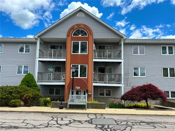 $1,475 | 724 Beverage Hill Avenue, Unit A6, Pawtucket, RI 02861