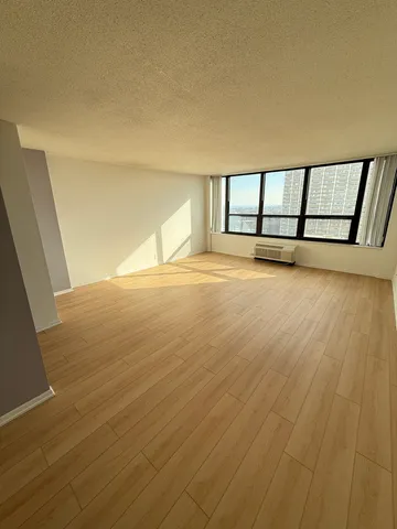 $1,475 | 5100 North Marine Drive, Unit 15C, Chicago, IL 60640