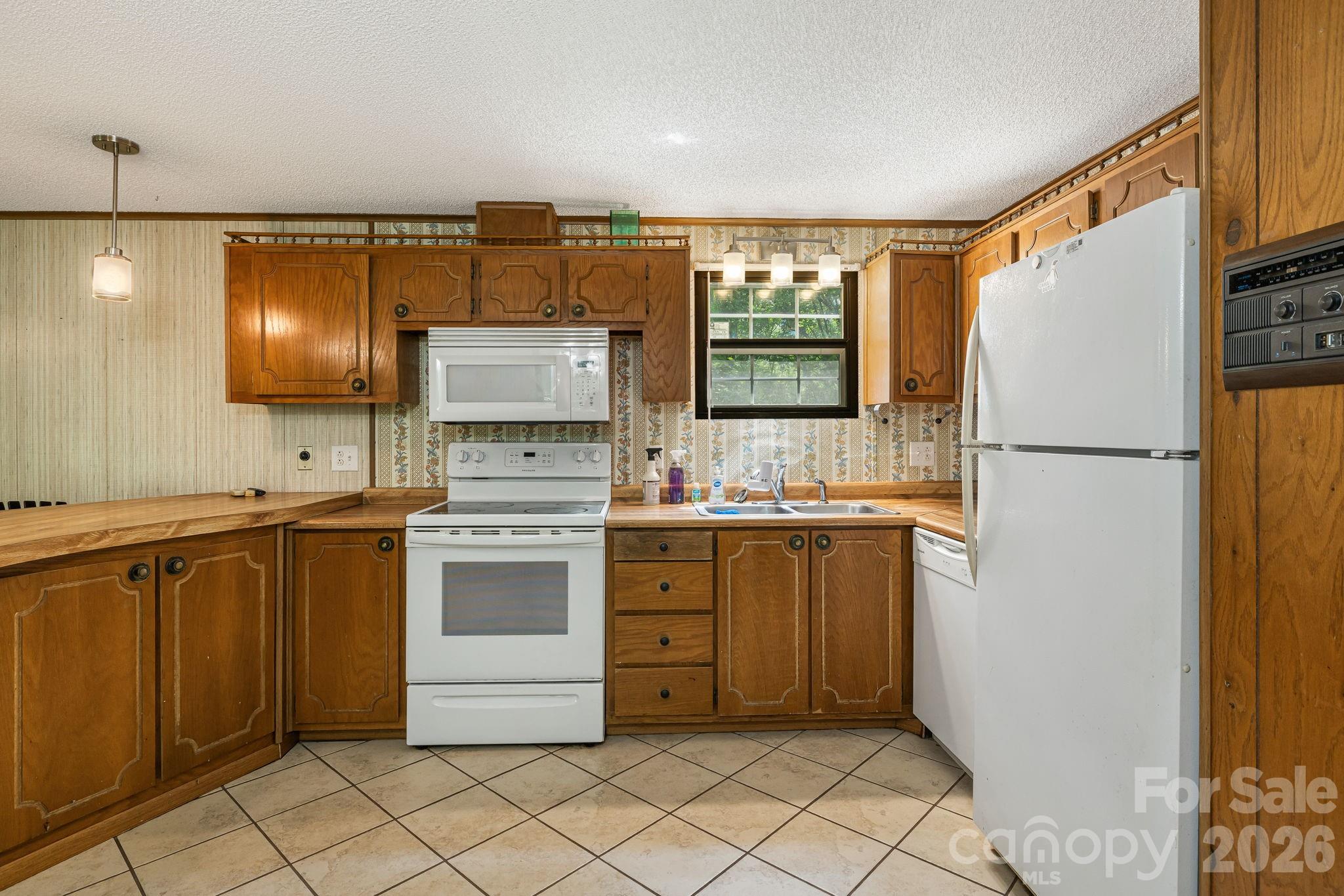 1903 Old Mountain Road Mars Hill, NC 28754 - Photo 9 of 24 Gallery Image 9
