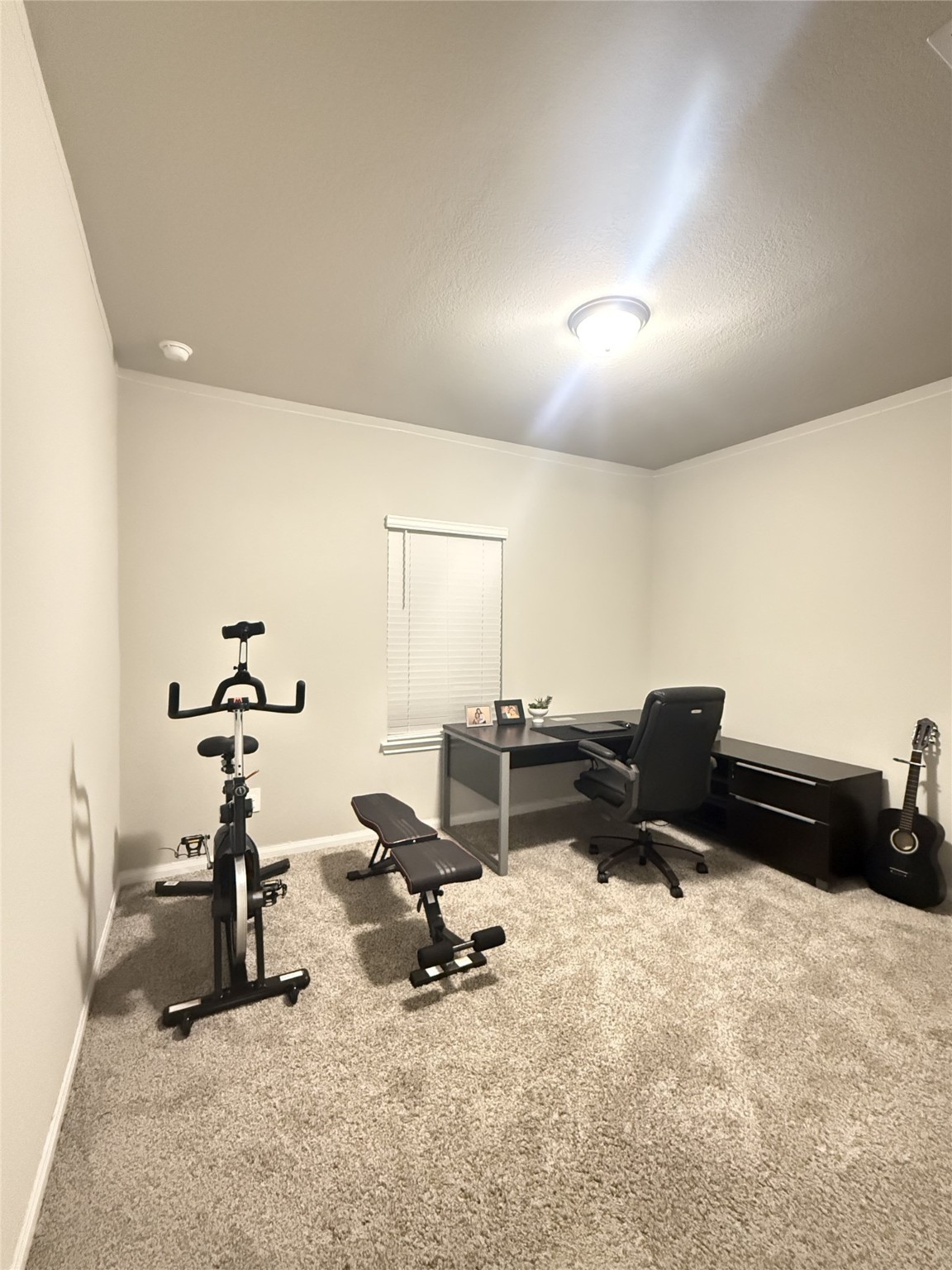 10807 Sugar Pne Lane Rosharon, TX 77583 - Photo 16 of 20 a living room with furniture