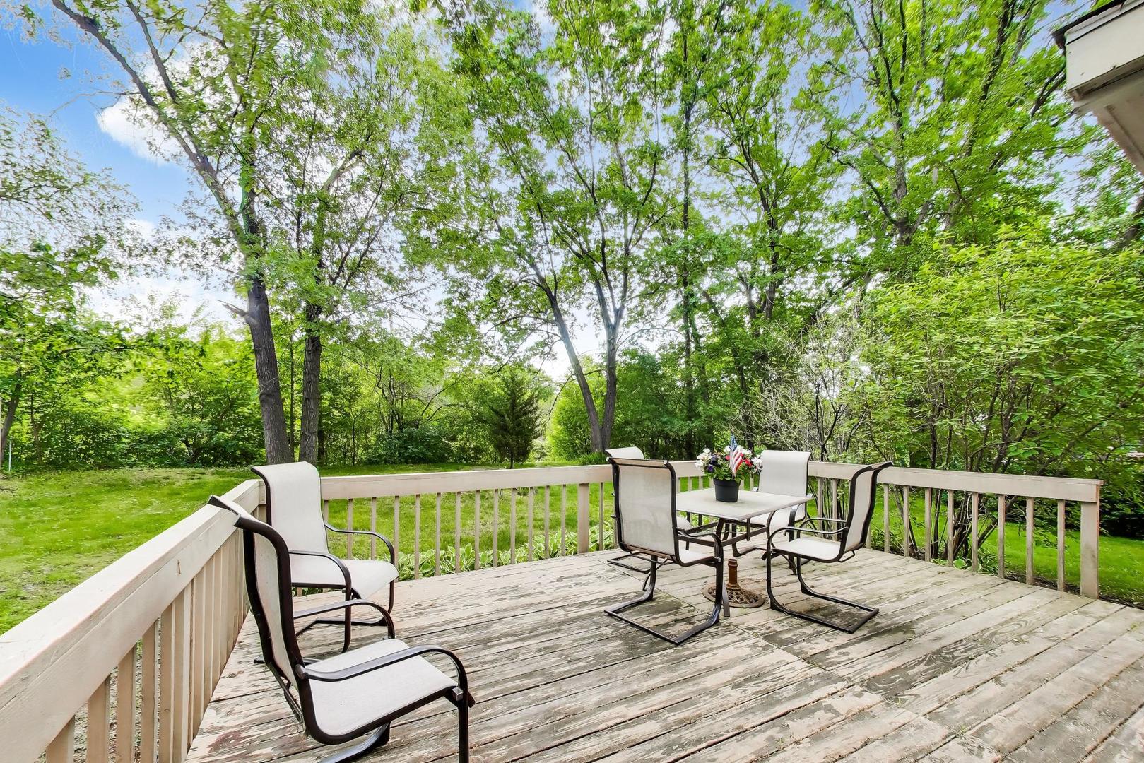 1281 Banbury Road Mundelein, IL 60060 - Photo 20 of 34