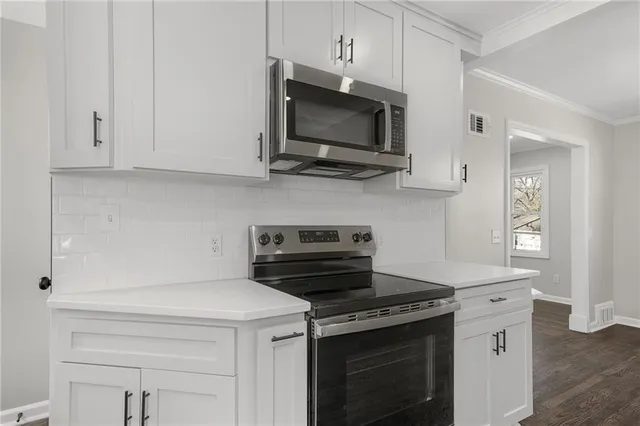 $329,000 | 5535 Rosewood Street, Roeland Park, KS 66205