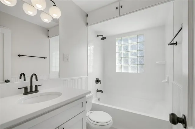 $329,000 | 5535 Rosewood Street, Roeland Park, KS 66205