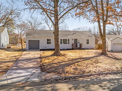 $329,000 | 5535 Rosewood Street, Roeland Park, KS 66205