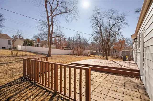 $329,000 | 5535 Rosewood Street, Roeland Park, KS 66205