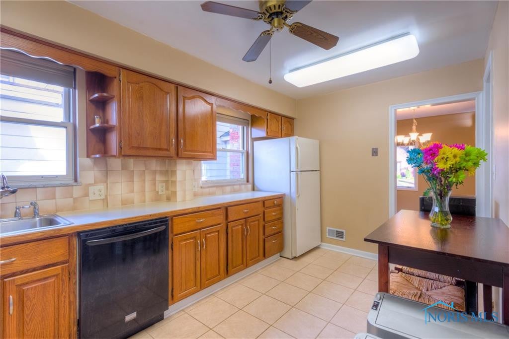 3751 Garrison Road Toledo, OH 43613 - Photo 5 of 16 Gallery Image 5