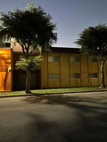 $1,900 | 2862 Northwest 55th Avenue, Unit 2C, Lauderhill, FL 33313