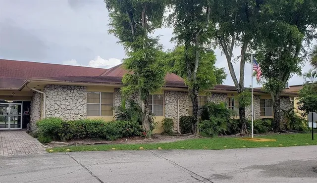 a view of a lake with house