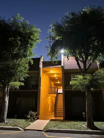 $1,900 | 2862 Northwest 55th Avenue, Unit 2C, Lauderhill, FL 33313