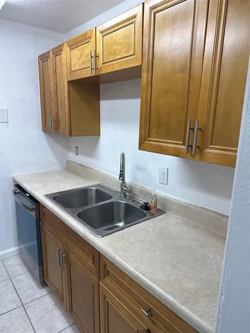 a close view of sink and tap