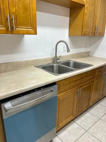 a close view of sink and tap