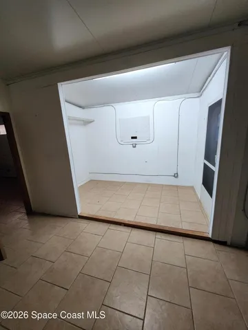 a view of utility room