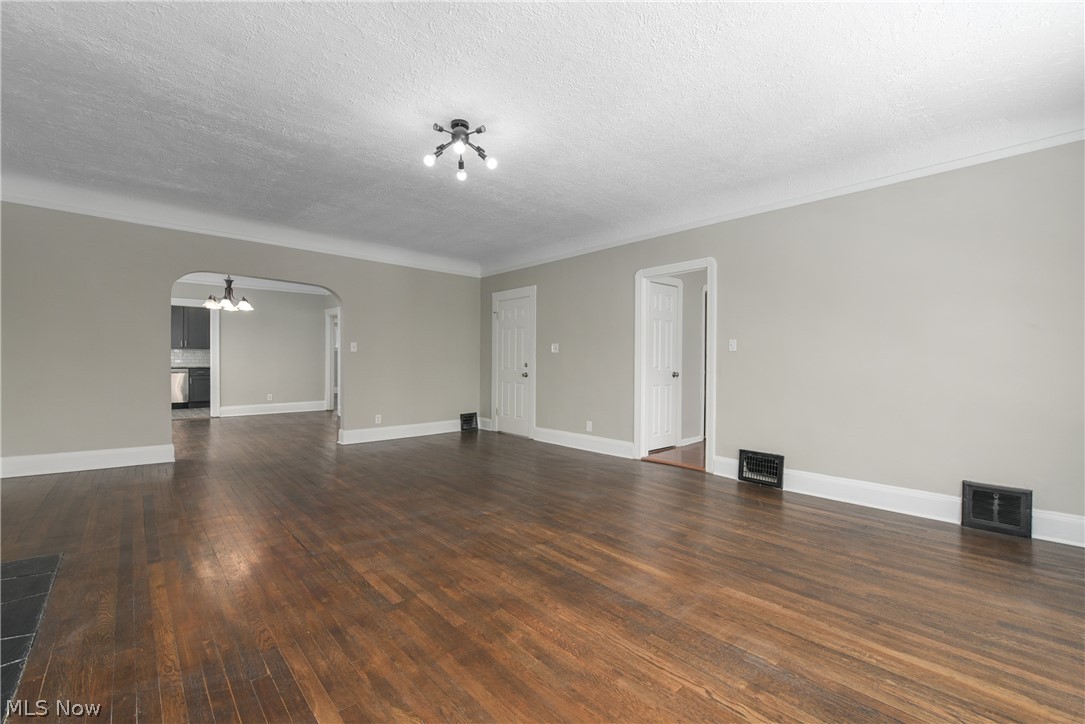 3306 East Overlook Road Cleveland Heights, OH 44118 - Photo 18 of 35