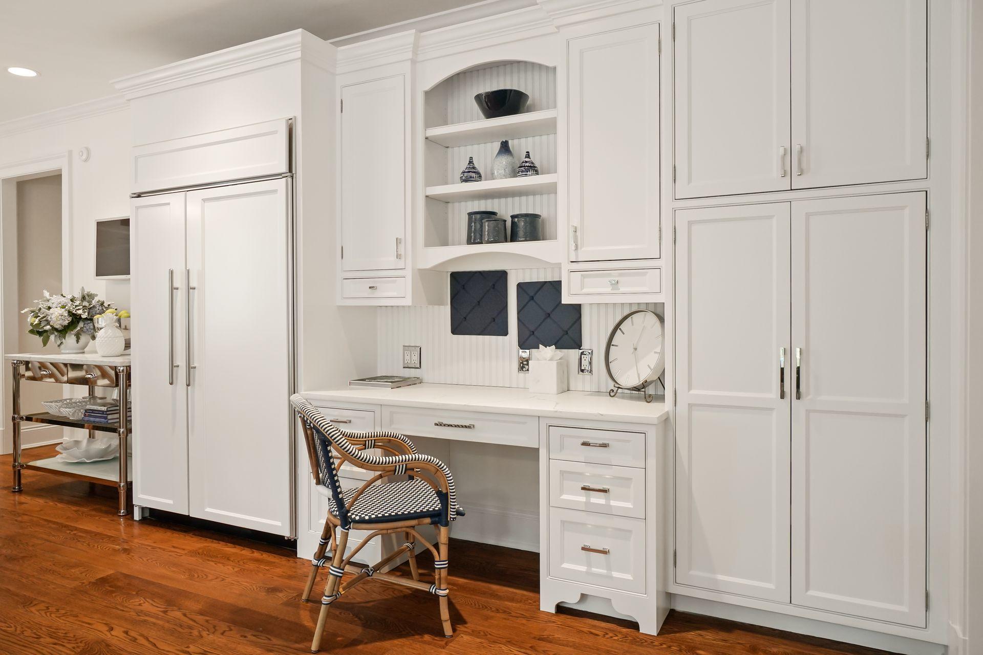 366 Smith Ridge Road New Canaan, CT 06840 - Photo 10 of 64 Kitchen Desk