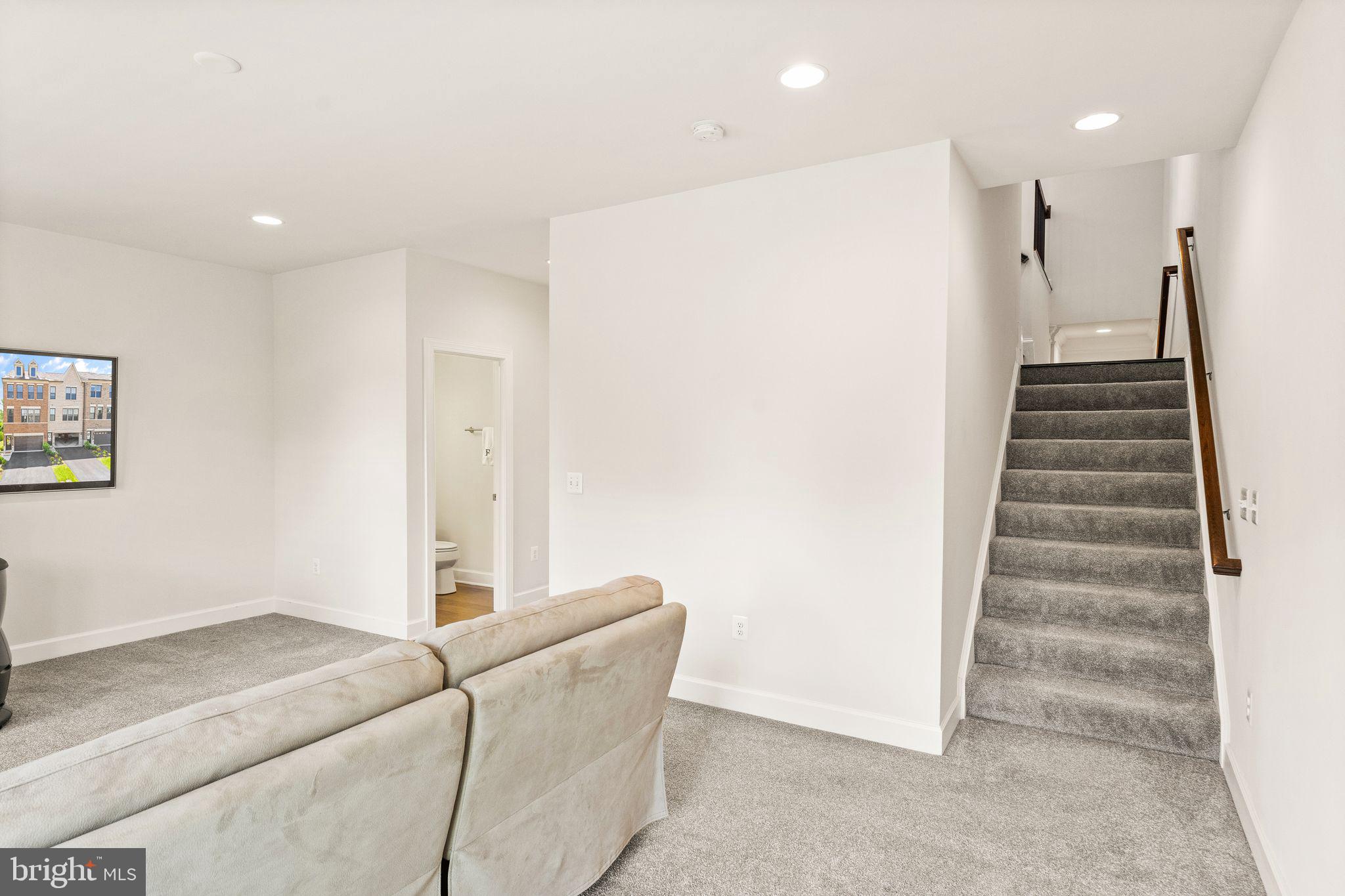 3715 Ambrose Hills Road Falls Church, VA 22041 - Photo 46 of 54