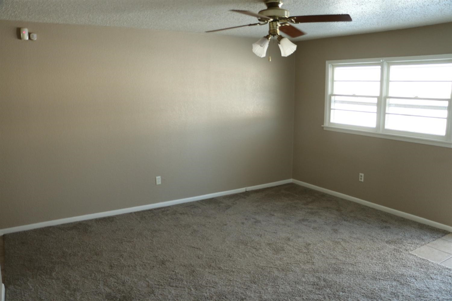 2811 60th Street Lubbock, TX 79413 - Photo 3 of 10 Photo 3