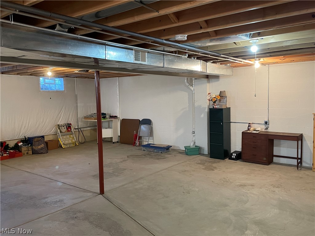 185 Mathews Road Youngstown, OH 44512 - Photo 21 of 29 View of basement