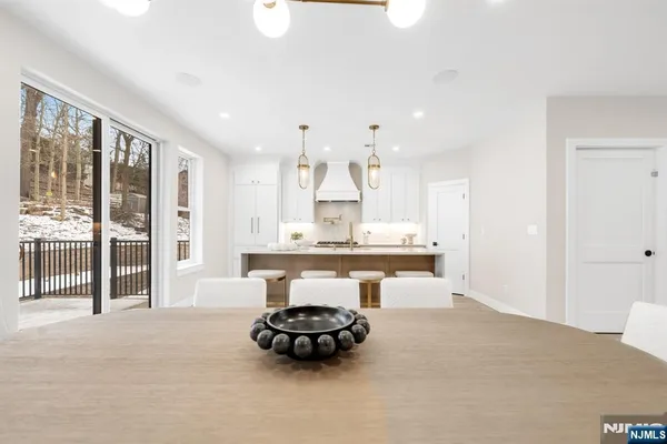 $1,299,000 | 188 Broadway, Unit 8, Woodcliff Lake, NJ 07677