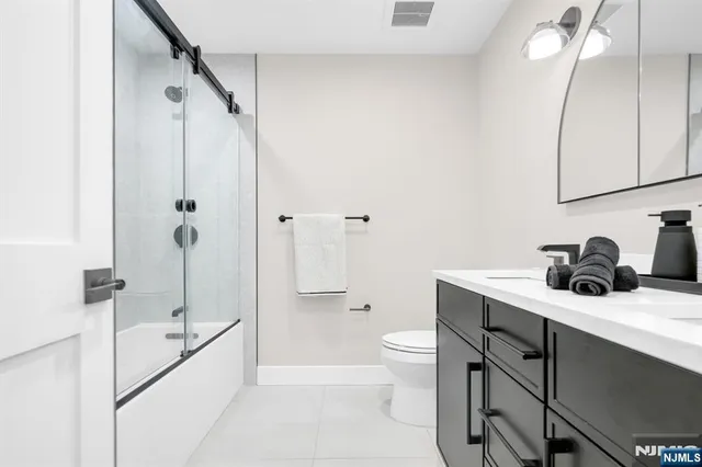 $1,299,000 | 188 Broadway, Unit 8, Woodcliff Lake, NJ 07677