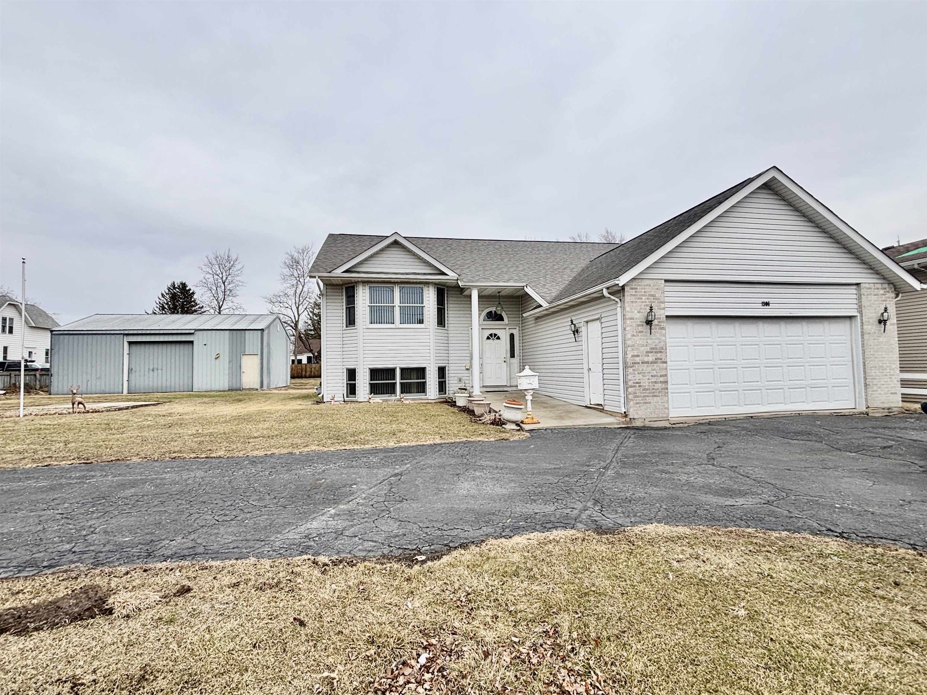 1306 South State Street Belvidere, IL 61008 - Photo 2 of 40