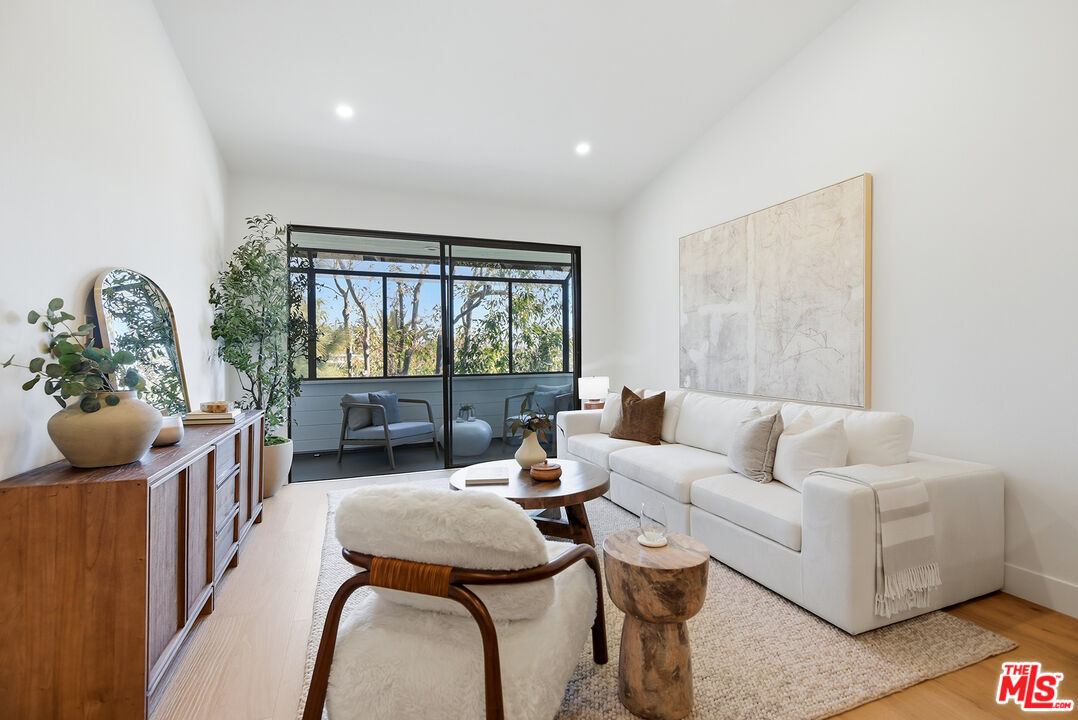 4600 Vía Dolce, Unit 305 Marina del Rey, CA 90292 - Photo 16 of 45