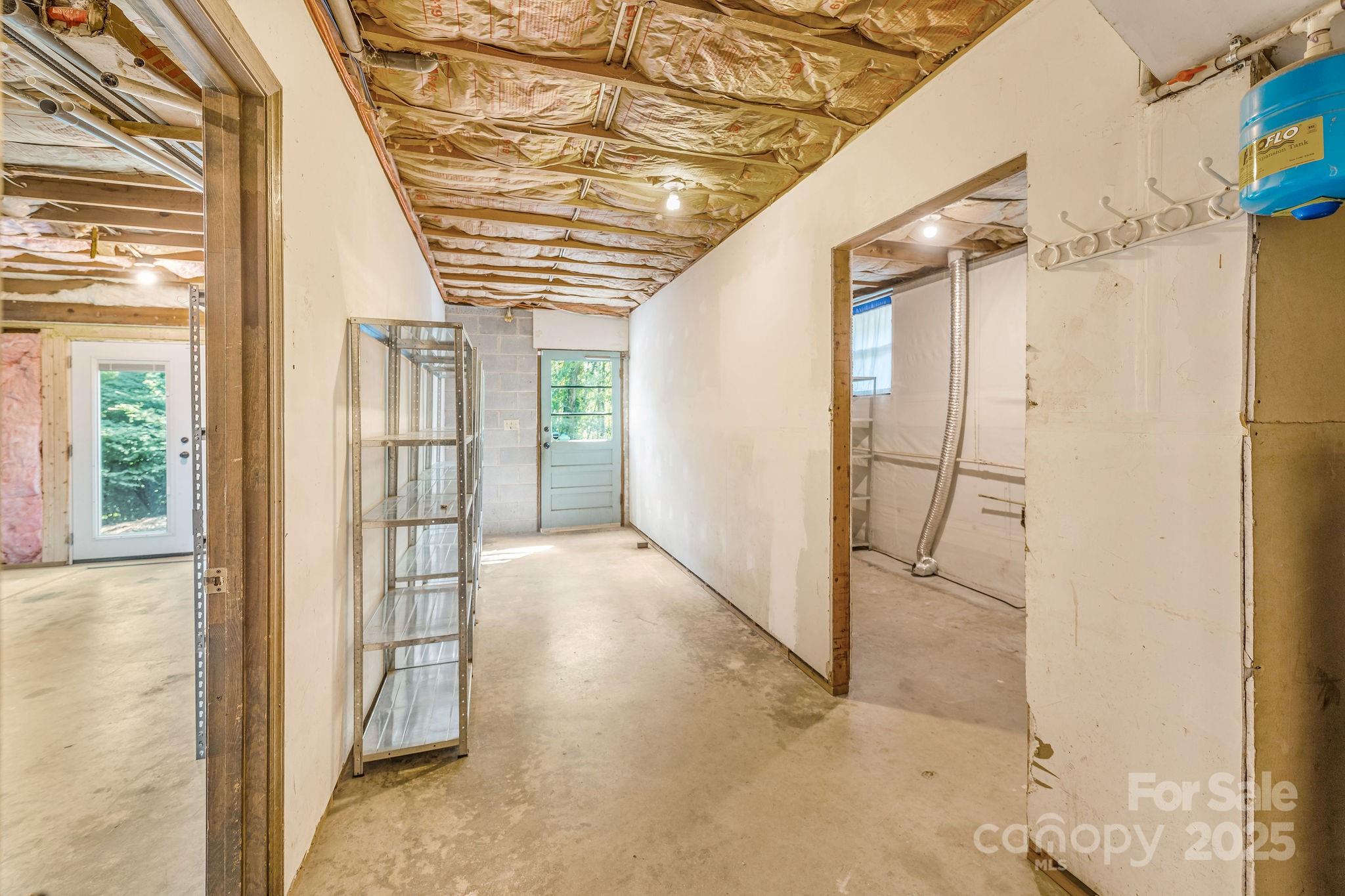 87 Crows Nest Road Hendersonville, NC 28791 - Photo 24 of 33 Gallery Image 24