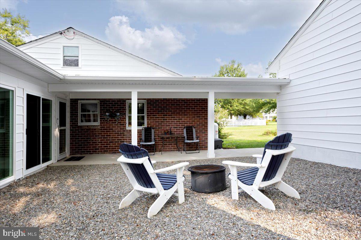 25 Algonquin Road Cambridge, MD 21613 - Photo 29 of 57 Courtyard for grilling and firepit fun