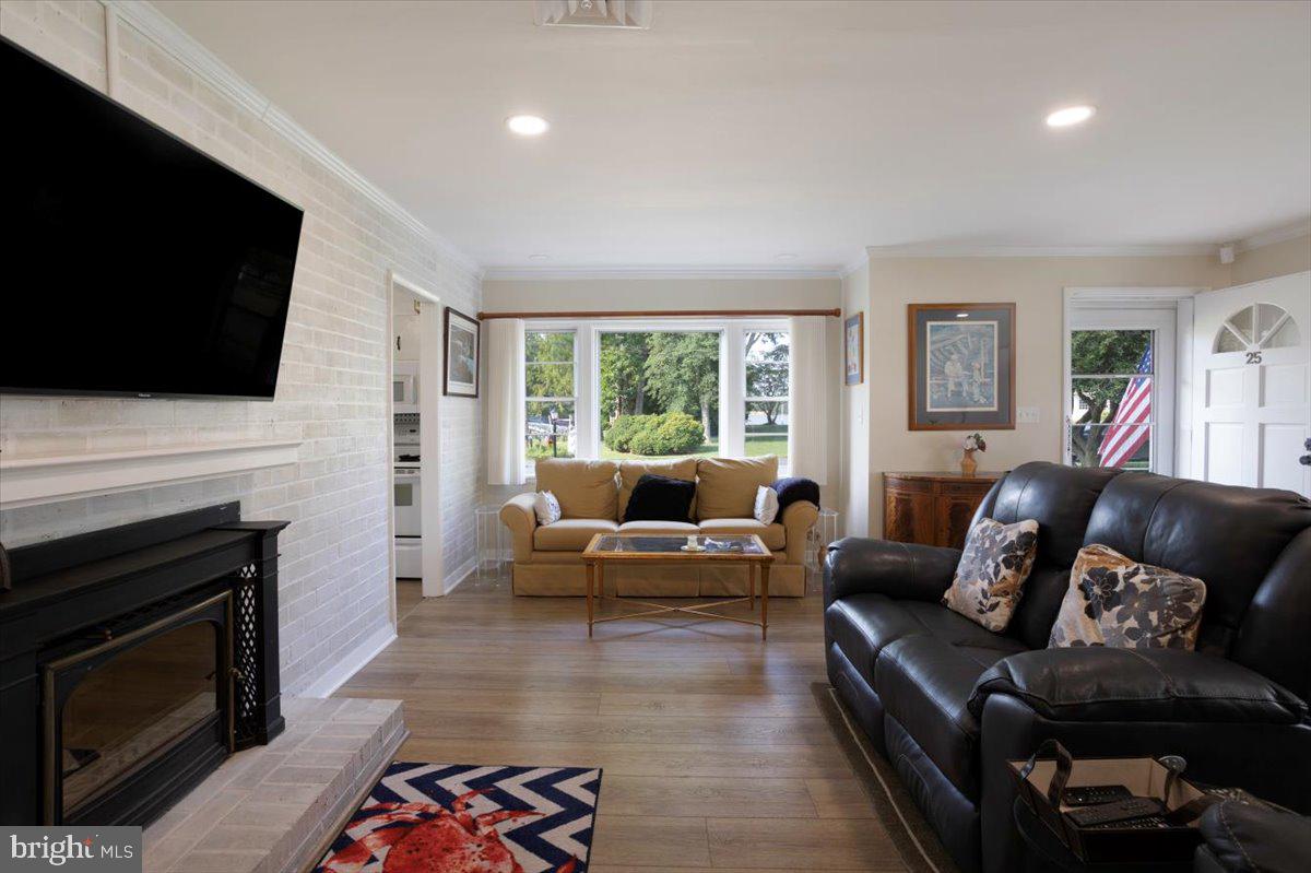 25 Algonquin Road Cambridge, MD 21613 - Photo 7 of 57 Living area or dining area in great room